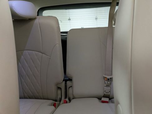 Used 2023 Buick Enclave Avenir image 37