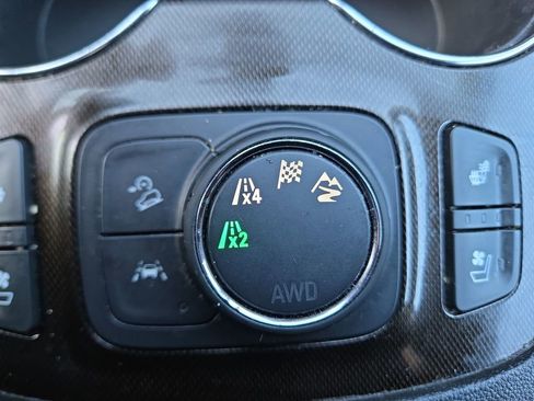 Used 2023 GMC Acadia AT4 w/ Technology Package image 24