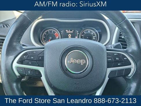 Used 2018 Jeep Cherokee Latitude Plus FWD image 17
