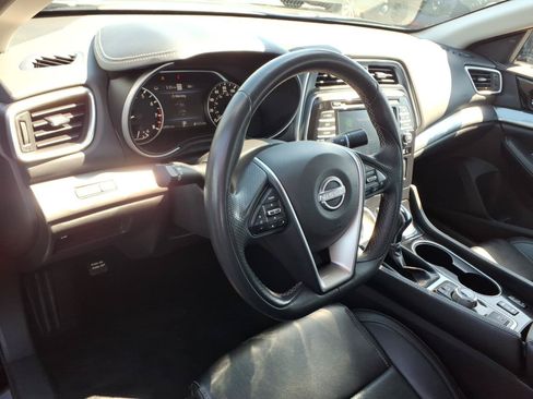 Used 2023 Nissan Maxima SV w/ Floor Mat Group FWD image 8