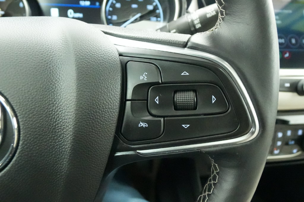 Used 2020 Buick Encore GX Essence w/ Experience Buick Package AWD/4WD image 40