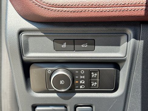 Used 2024 Ford Expedition Limited AWD/4WD image 33