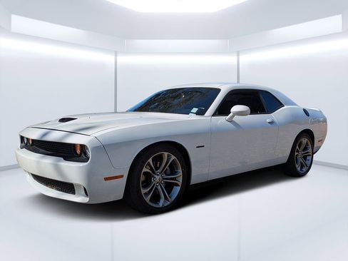 Used 2020 Dodge Challenger R/T image 8