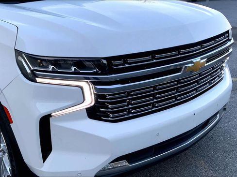 Used 2023 Chevrolet Suburban Premier image 29