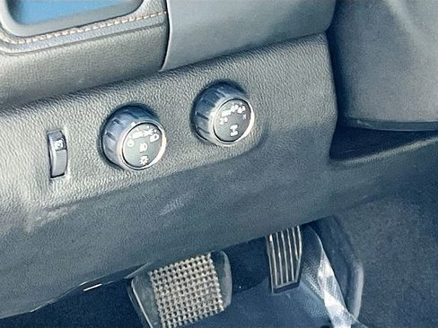 Used 2022 GMC Canyon AT4 w/ Trailering Package image 10