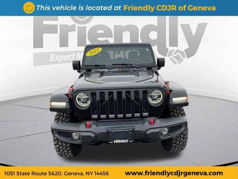 Used 2021 Jeep Gladiator Rubicon image 2
