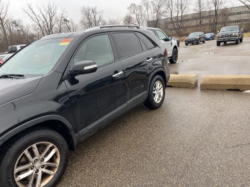 Used 2014 Kia Sorento LX image 7