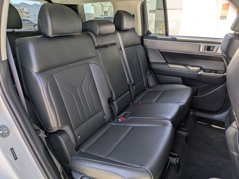 Used 2025 Hyundai Santa Fe SEL FWD image 27