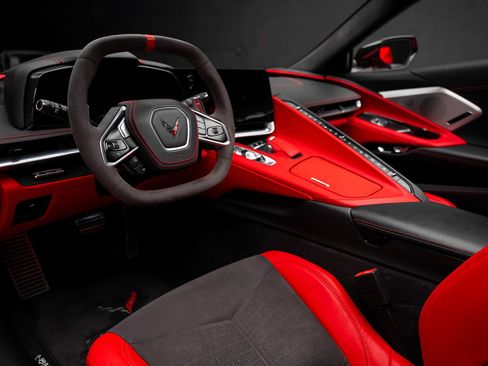 Used 2020 Chevrolet Corvette Stingray Premium Cpe w/ 3LT Preferred Equipment Group RWD image 2