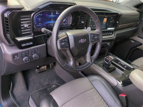 Certified 2022 Chevrolet Silverado 1500 ZR2 w/ Technology Package image 11