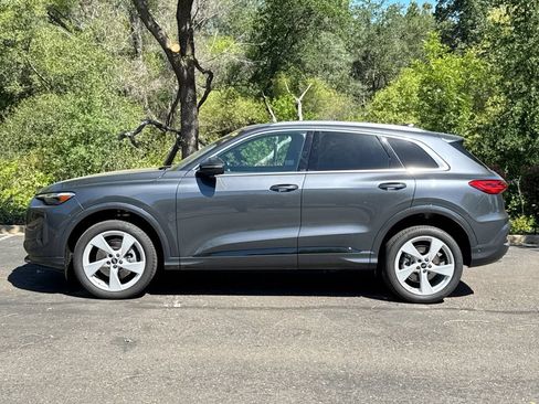 Certified 2025 Audi Q5 Premium w/ Premium Plus AWD/4WD image 11