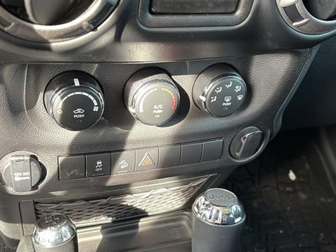 Used 2017 Jeep Wrangler Sport AWD/4WD image 16