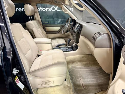 Used 2007 Toyota Land Cruiser image 19