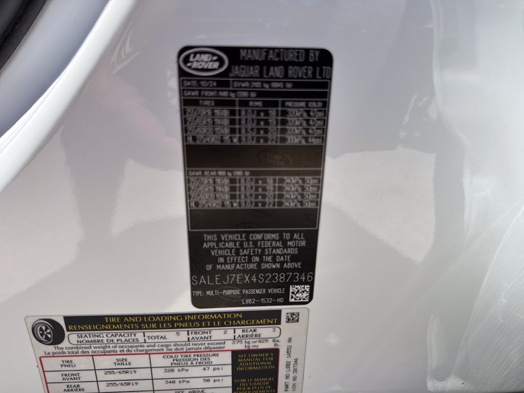 Used 2025 Land Rover Defender 110 S AWD/4WD image 33