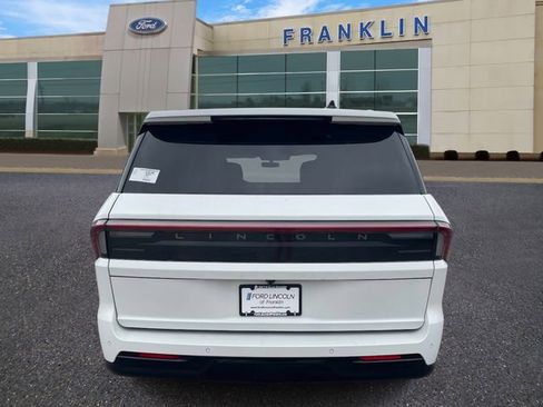 New 2026 Lincoln Navigator Reserve image 6