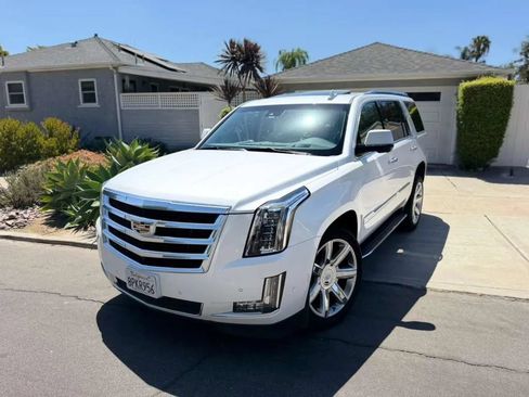 Used 2020 Cadillac Escalade Luxury RWD image 19