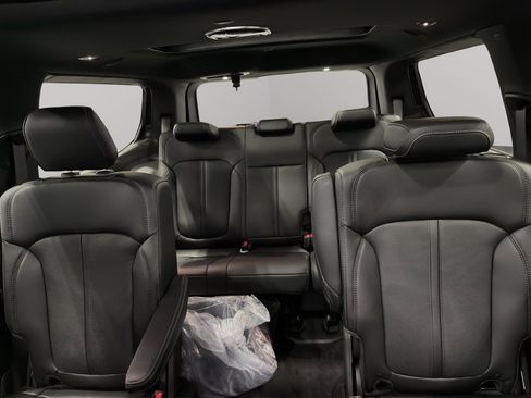 New 2026 Jeep Grand Wagoneer 4WD image 36