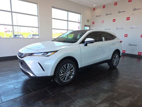 Certified 2024 Toyota Venza Limited AWD/4WD image 3