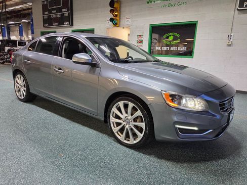 Used 2018 Volvo S60 T5 Inscription Platinum AWD/4WD image 4