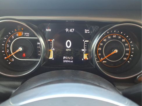 Used 2021 Jeep Wrangler Unlimited Sahara w/ Uconnect 4C Nav & Sound Group AWD/4WD image 18