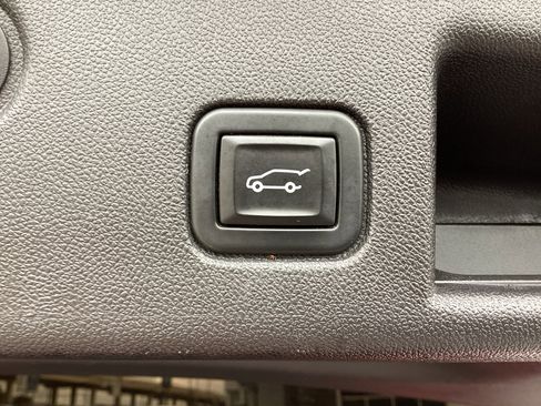 Used 2024 Chevrolet Equinox RS FWD image 17