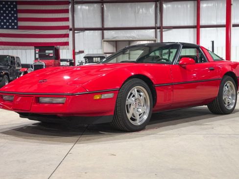 Used 1990 Chevrolet Corvette Coupe image 1
