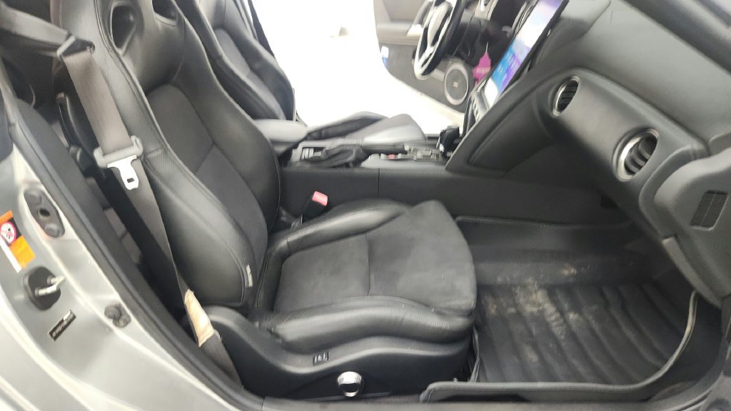 Used 2010 Nissan GT-R Premium AWD/4WD image 32