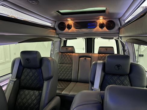 Used 2020 GMC Savana 2500 Extended w/ Enhanced Convenience Package RWD image 45