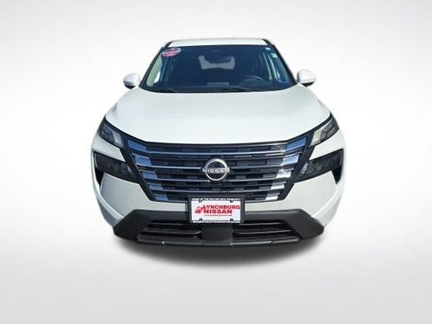 Used 2024 Nissan Rogue SV AWD/4WD image 7