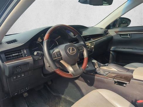 Used 2017 Lexus ES 350 w/ Luxury Package FWD image 9