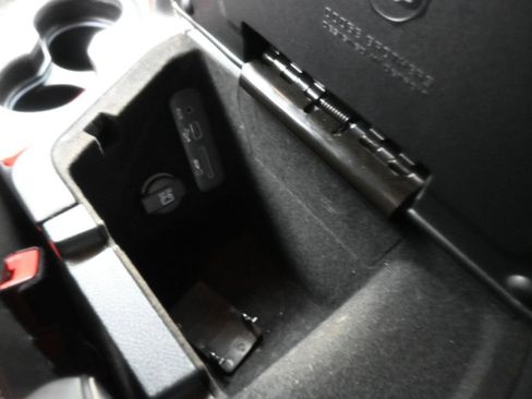 Used 2016 Dodge Challenger SRT Hellcat image 45