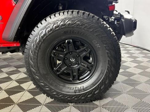 Used 2024 Jeep Wrangler Unlimited Sport AWD/4WD image 11