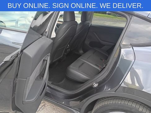 Used 2024 Tesla Model Y Long Range AWD/4WD image 10