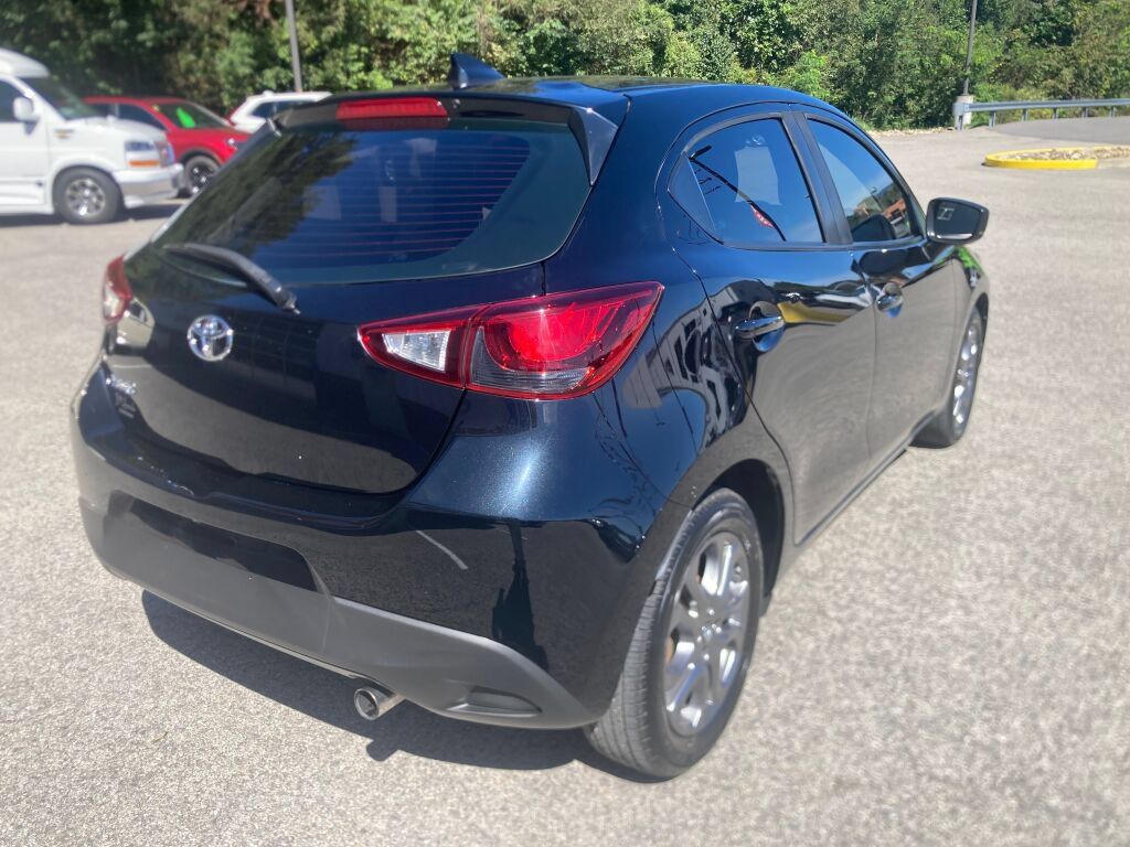 Used 2020 Toyota Yaris LE FWD image 7