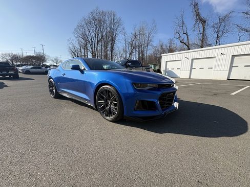 Used 2018 Chevrolet Camaro ZL1 image 22