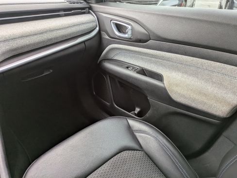 Used 2022 Jeep Compass Latitude w/ Convenience Group image 11