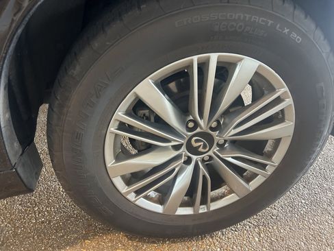 Used 2018 INFINITI QX80 2WD w/ Driver Assistance Package image 19