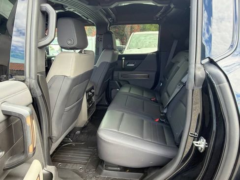 Used 2025 GMC Hummer EV 3X w/ Extreme Off-Road Package AWD/4WD image 8