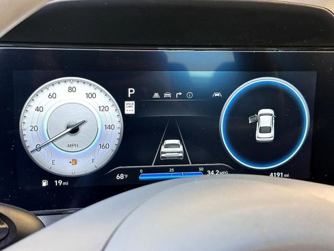Used 2024 Hyundai Elantra SEL FWD image 16