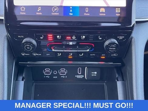 New 2024 Jeep Grand Cherokee Limited 4xe w/ Luxury Tech Group II image 17