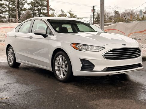 Used 2020 Ford Fusion SE image 6