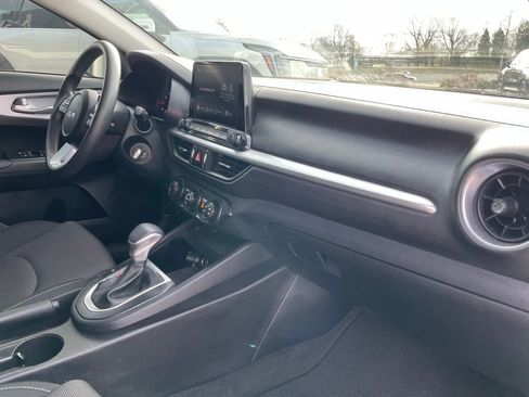 Certified 2024 Kia Forte LXS w/ LXS Technology Package FWD image 29