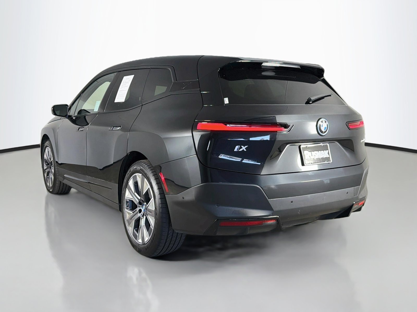 Certified 2024 BMW iX xDrive50 AWD/4WD image 5