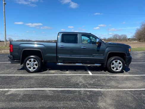 Used 2019 GMC Sierra 2500 Denali image 8