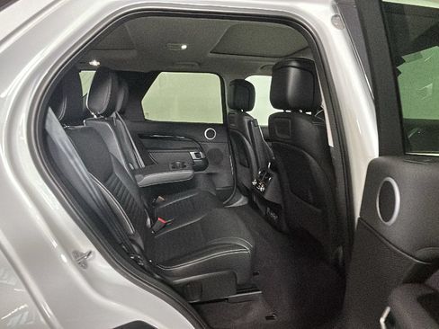 Used 2024 Land Rover Discovery S AWD/4WD image 32