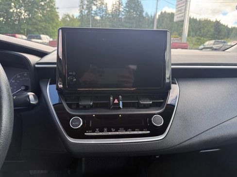 Used 2024 Toyota Corolla LE FWD image 16