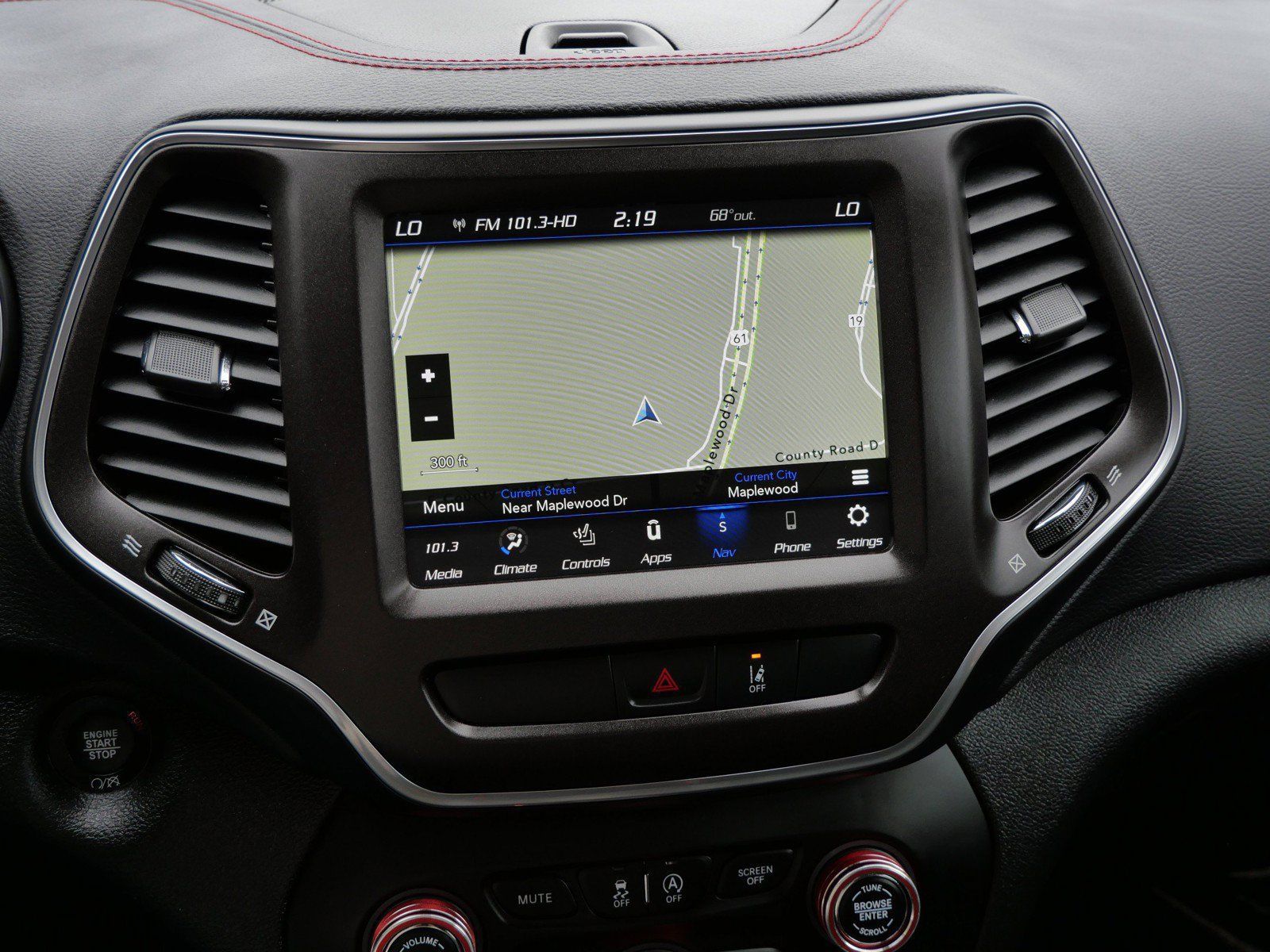 Used 2022 Jeep Cherokee Trailhawk w/ Sound & Nav Group AWD/4WD image 18