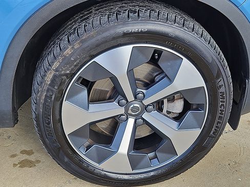 Certified 2023 Volvo XC40 B5 Plus w/ Driver Assist Package image 8