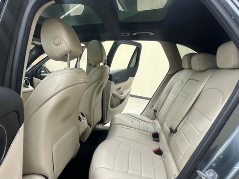 Used 2018 Mercedes-Benz GLC 300 image 32