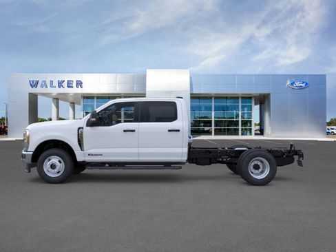 New 2026 Ford F350 XL w/ XL Chrome Package AWD/4WD image 3